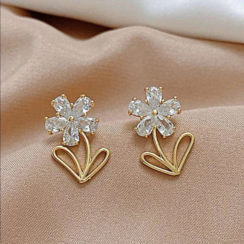 ๐ New Crystal Golden Flower Earrings set